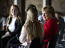 Правительство ФРГ напомнило экс-канцлеру Меркель об ограничениях ее привилегий
