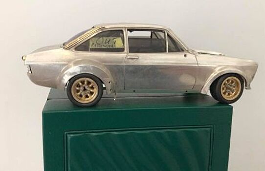 Ford Escort Mk2 масштабом 1:25, созданный из золота, серебра и алмазов, выставлен на продажу
