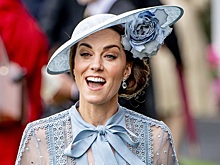 Кейт Миддлтон в невесомом платье Elie Saab возглавила парад голубых нарядов на скачках Royal Ascot 2019