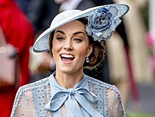 Кейт Миддлтон в невесомом платье Elie Saab возглавила парад голубых нарядов на скачках Royal Ascot 2019