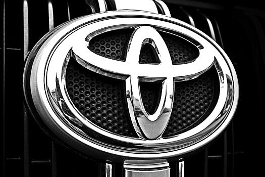 Toyota приостанавливает производство