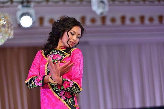 В Киргизии прошел конкурс красоты среди дунганок