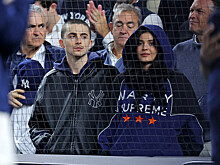 Изменившийся Тимоти Шаламе вышел в свет с Кайли Дженнер