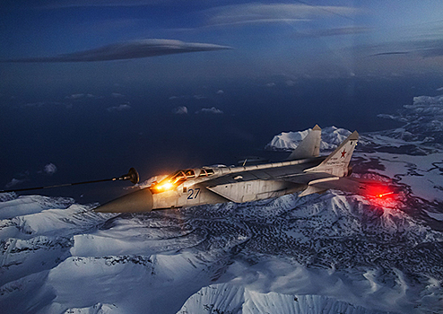 Экипажи истребителей МиГ-31 морской авиации ТОФ завершили подготовку к длительным полетам в Арктическую зону с дозаправкой в воздухе