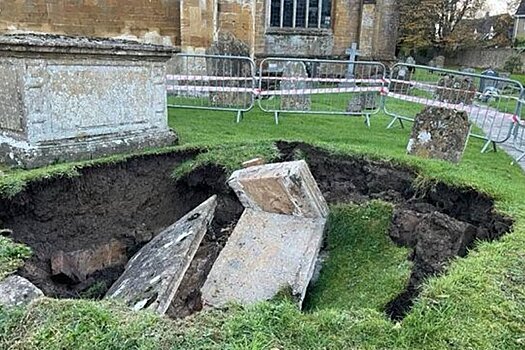 В Британии под гробницей нашли склеп с 300-летней историей