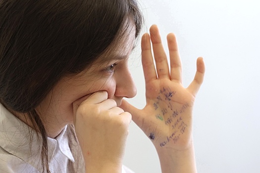 За использование гаджетов для подсказок на экзаменах начали отправлять под суд