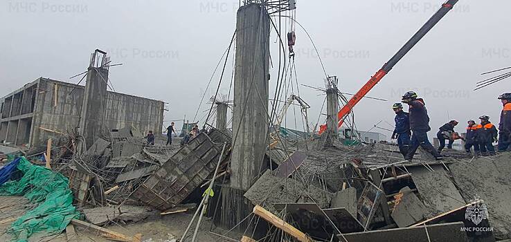 Второе тело извлекли из-под завалов на месте обрушения здания в Южно-Сахалинске