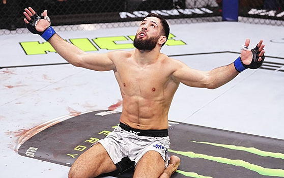 Уроженец Дагестана нанес третье поражение подряд легенде UFC
