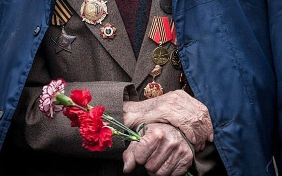 В Орловской области ветераны поучили 10 тысяч ко Дню Победы