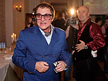 «Хочет остыть»: почему Дмитрий Дибров «сбежал» на Бали после скандала с неприличным видео