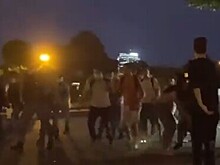 Активисты «Лев против» устроили потасовку с десантниками на День ВДВ