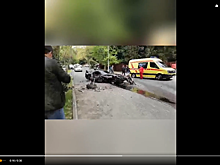Видео: в центе Сочи лихач уничтожил спорткар стоимостью 12 млн рублей