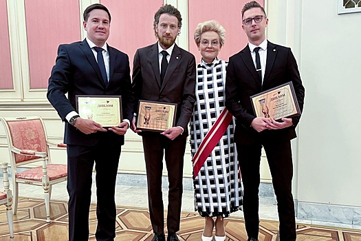 Новосибирские врачи получили премию "Призвание" за операцию с роботом