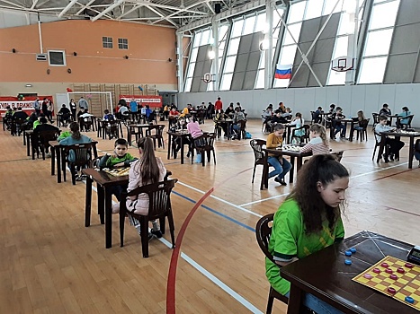 Спортсмены из Сосенского победили в окружных соревнованиях по шашкам