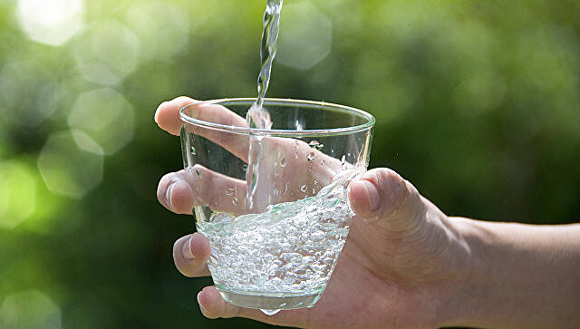 Два стакана воды перед едой помогут в процессе похудения