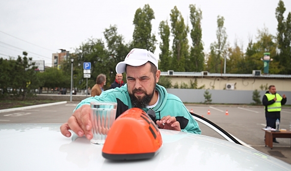 Лучшего таксиста выберут в Волгограде с помощью граненого стакана