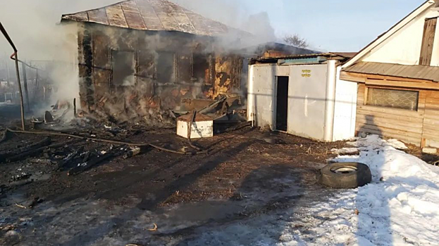 В Петровском районе на пожаре погиб ребенок, четверо детей получили ожоги