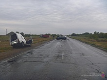 Водитель «Москвича» на трассе в Волгоградской области вытолкал «Запорожец» навстречу фуре