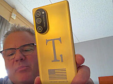 The Verge показало обновленный дизайн смартфона Trump Mobile T1 президента США