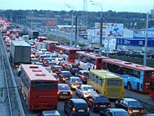 На севере Петербурга закрыли для движения Комендантскую площадь