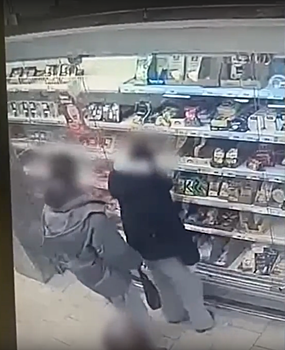 Троих девочек-подростков подозревают в краже более 50 пачек сыра из магазина Ижевска