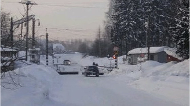 В Радужном временно ограничат движение через железнодорожный переезд