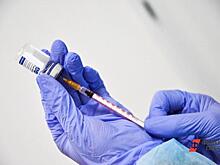 Пенсионер в Петербурге умер после введения вакцины от COVID-19
