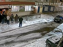 «Очевидно, что бар работает. И только расположенный рядом пункт полиции не в курсе». Кировчане продолжают жаловаться на круглосуточный магазин, торгующий «фунфыриками»