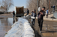«Все эти шесть дней дамба строилась ежеминутно»: житель поселка под Оренбургом рассказал, как местные справились с наводнением