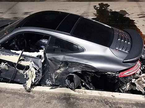 Сотрудник автосервиса вдребезги разбил "Порше" стоимостью 13 млн рублей