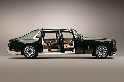 Посмотрите на Rolls-Royce Phantom, в создании которого участвовал дом моды Hermes