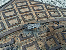 Все канализационные люки заварили на Красном проспекте в Новосибирске