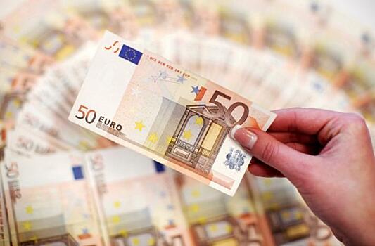 Евро опустился ниже 62 рублей