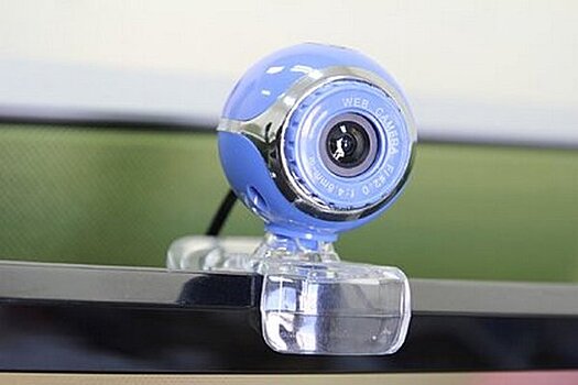 Определены способы распознать слежку по веб-камере