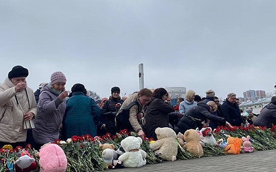 В Рязани прошел траурный митинг в память жертв теракта в "Крокусе"