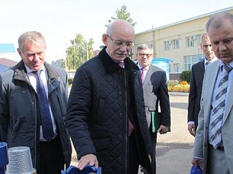 Рустэм Хамитов посетил производственные и социальные объекты одного из городов Башкирии