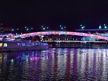 Динамическая подсветка появилась на Смоленском метромосте