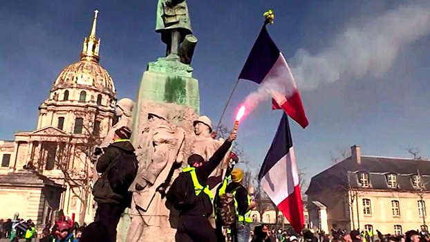 Во Франции ужесточили наказание за уличные протесты