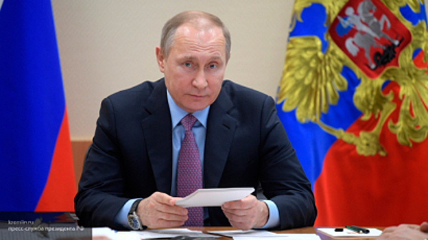 Путин пошутил, что переселит иностранных дипломатов в деревню