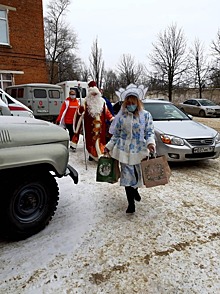 В Иркутской области сотрудники полиции поздравили детей, оставшихся без попечения родителей с наступающими праздниками