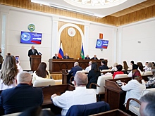 Глава КЧР поклонился медикам в их профессиональный праздник
