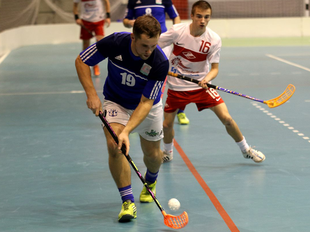 Флорбол хоккей. Спортивная игра флорбол. Флорбол в какой стране появился. Флорбольный инвентарь. Флорбол в какой стране появился.
