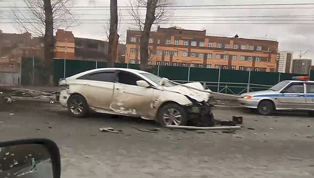 Уснувший водитель заставил понервничать автомобилистов в Новосибирске. Видео