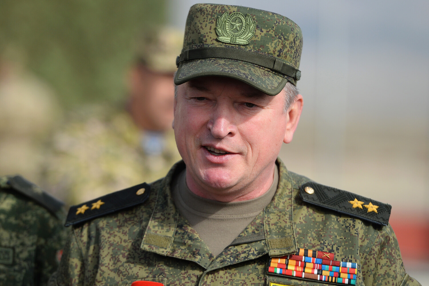 "Ъ": генерал-полковник Лапин может возглавить комитет Госдумы по обороне