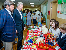 В Гимназии Святителя Василия Великого прошла благотворительная акция «Белый цветок»