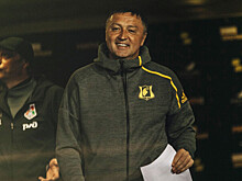 «Помню, в каких условиях играли мы — ужас, футболом не назовешь. А сейчас шикарные стадионы, поля». Интервью легенды «Ростова»