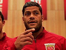 Лавесси оскорбил китайский народ, Халк ударил помощника тренера