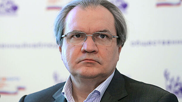 Фадеев получил медаль Общественной палаты "За заслуги перед обществом"