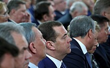 «Не спишешь на злобных русских». Медведев пригрозил Европе гиперинфляцией