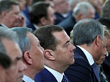 «Не спишешь на злобных русских». Медведев пригрозил Европе гиперинфляцией